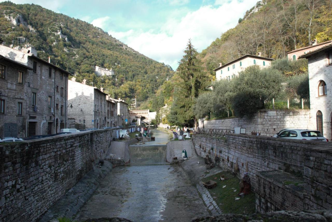 Happy House - Quartiere Monumentale Apartment Gubbio Exterior photo